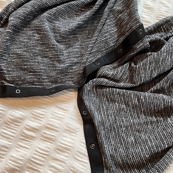 Lululemon infinity scarf - Picture 5 of 7